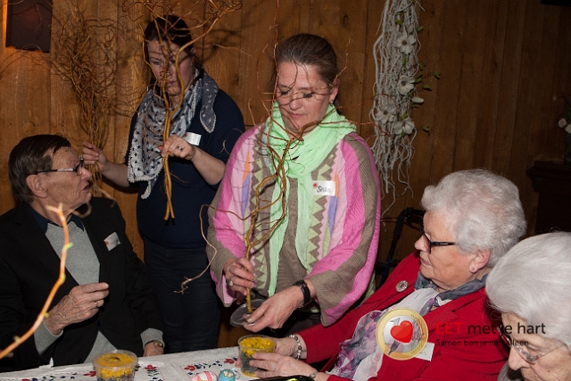 20150322 frans versteden fotografie - tilburginbeeld FRVE0758.jpg - eet met je hart lunch en creatieve workshop paastakken maken